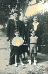 j pierre, louise et michel izaguirre, anna elhorry et_j louis goya - chemin de la cite.jpg